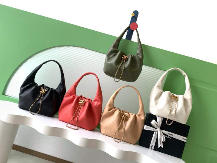 Picture of Chanel Handbags _SKUfw239841293fw